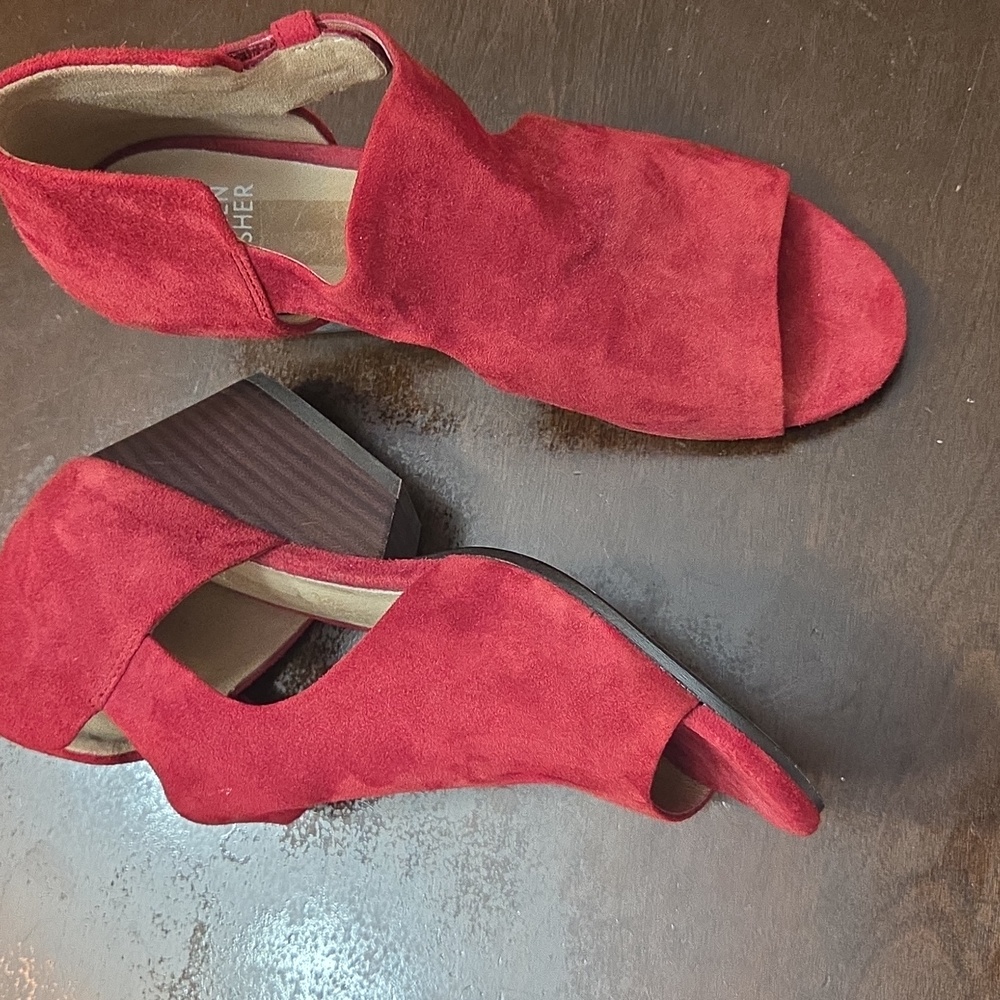 Eileen Fisher Women's Red Suede Open Toe Sz 6.5